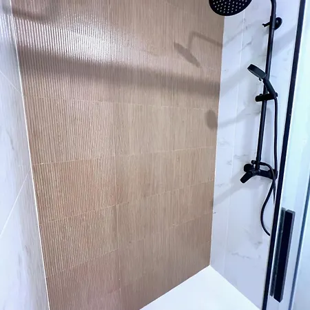 Evans Realty Bn Moderno & Lujoso Estudio Apartment *