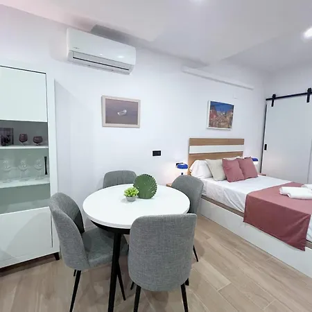 Evans Realty Bn Moderno & Lujoso Estudio Apartment